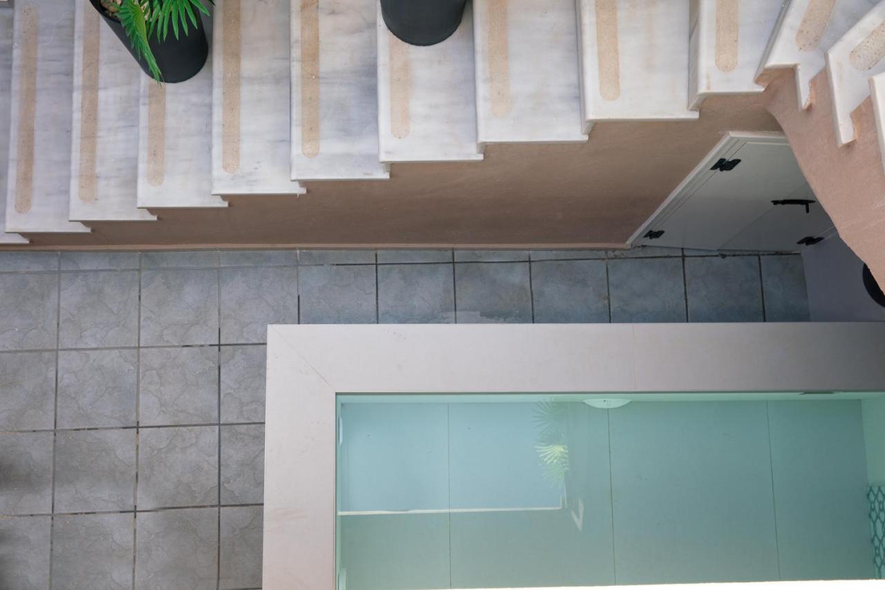 Gateway Suites 레팀노 외부 사진
